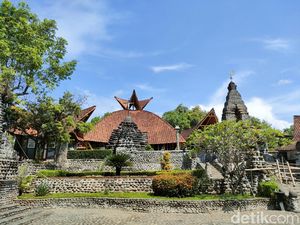 Gereja Puhsarang dan Kisah Patung Bunda Maria yang Pernah Dicuri Orang