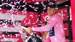 Carapaz Masih Berbaju Pink, Hindley Merongrong dengan Selisih 3 Detik!