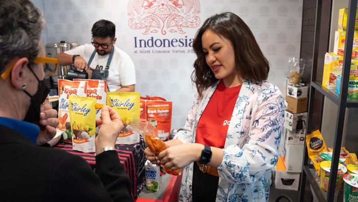 Lewat Paviliun Indonesia di Swiss, GoTo boyong perwakilan mitra usaha GoFood dan Moka unjuk gigi di kancah internasional.