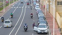 Wijesekera mendorong agar warga bekerja dari rumah. Kebijakan ini guna meminimalkan penggunaan bahan bakar dan mengelola krisis energi. Sementara itu, pejabat sektor publik akan bekerja dari kantor jika hanya diperintahkan kepala lembaga.