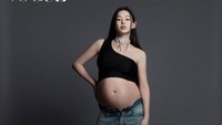 8 Gaya Honey Lee Maternity Shoot, Pilih Baju Seksi Saat Hamil Besar