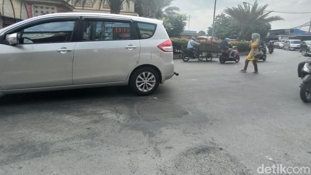 Jl Tole Iskandar di Depok sudah diperbaiki, 25 Mei 2022. (Dwi Rahmawati/detikcom)