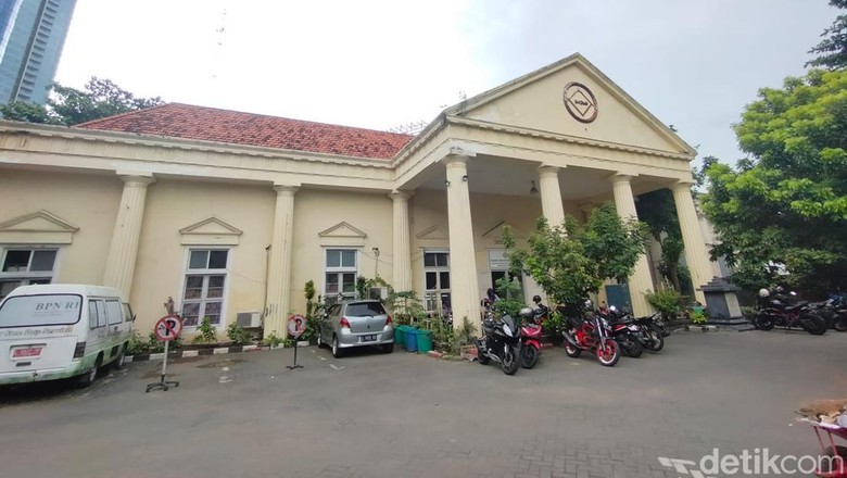 Kantor BPN Surabaya dan jejak kelompok Freemason Kantor BPN Surabaya dan jejak kelompok Freemason
