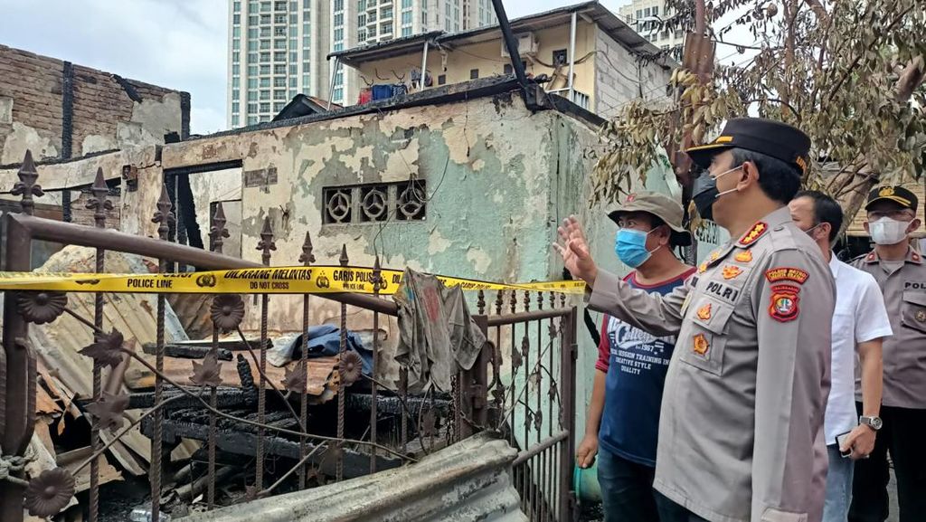 TKP Kebakaran di Kebayoran Lama Adalah Asrama Polisi, 20 Rumah Rusak Berat