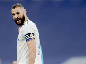 Final Liga Champions: Benzema Sentil Salah yang Over Pede