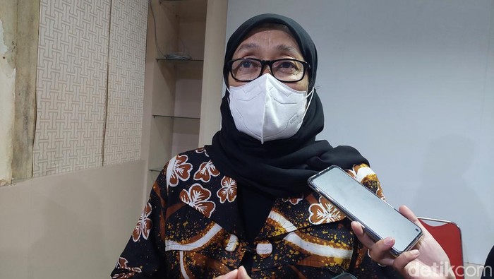 Kepala DKKORP Surabaya Wiwiek Widayanti