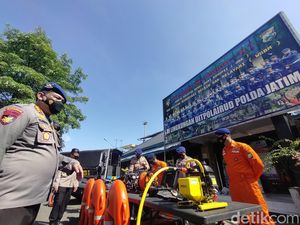 Banjir Rob Ancam Masyarakat Pesisir, Polisi Buka Layanan On Call