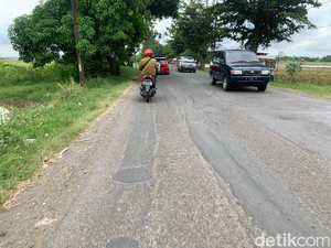 Jalan Rusak di Tanjungpura-Rengasdengklok Segera Diperbaiki