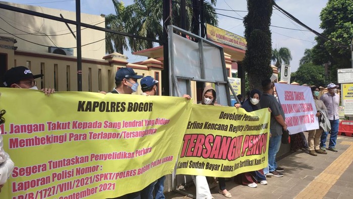 Korban penipuan perumahan di Bogor demo polisi meminta pelaku segera ditangkap.