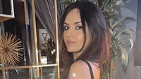 Marian Sarkisian adalah sosok di balik akun TikTok cakesbymarian dan Instagram kiskreations_. Baker asal Los Angeles ini mencuri perhatian dengan karyanya.