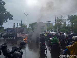 Mahasiswa Kembali Demo Gubernur Sulsel Andi Sudirman Terkait Rampi