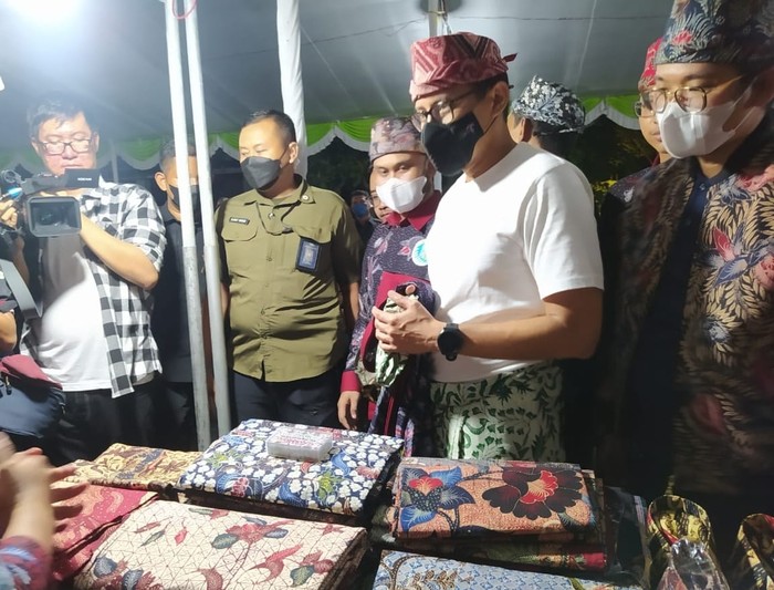 Menparekraf Sandiaga Salahudin Uno di bangkalan bersama bupati