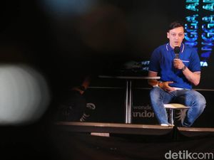 Mesut Oezil Ingin Sambangi Masjid Istiqlal, Katanya sih Mau Jumatan di Sana