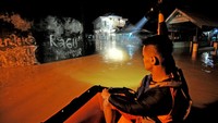 Tim SAR Gabungan dikerahkan untuk mengevakuasi warga yang terdampak banjir di Jambi.
