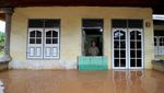 Momen Tim SAR Gabungan Evakuasi Korban Banjir di Jambi
