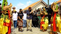 Diantaranya terdapat 470 sampai 500 empu keris di Sumenep yang jumlahnya mengalahkan Yogyakarta yang masih 15 empu. Sehingga UNESCO mengakui Kabupaten Sumenep, dengan penobatan sebagai jumlah empu alias pembuat keris terbanyak di Asia Tenggara.  