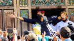 Momen Sandiaga Uno Ikut Tempa Keris di Desa Wisata Aeng Tongtong, Sumenep