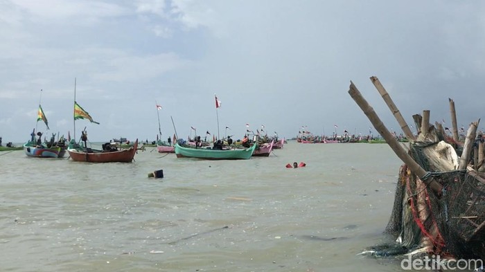 Para nelayan di Desa Gegunung Kulon, Rembang, libur melaut pascabanjir rob, Rabu (25/5/2022).