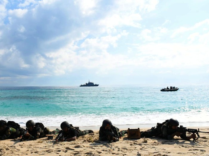 Pasukan Katak Gelar Latihan di Banyuwangi, Pulau Tabuhan Digempur