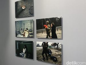 Puluhan Ribuan Foto Kejahatan Perang Rusia Dipamerkan di London