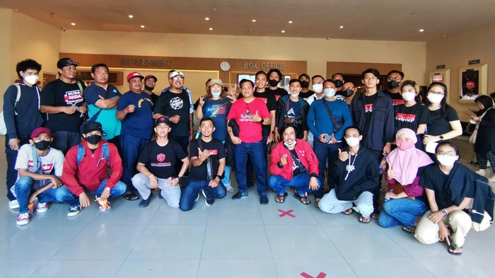 Film KKN Desa Penari nyaris syuting di Banyuwangi. Meski batal syuting di Banyuwangi, Bumi Blambangan dinilai akan mendapat dampak positif.