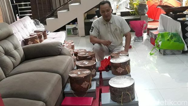 Persiapan pernikahan Ketua MK-adik Jokowi, Solo, Rabu (25/5/2022).