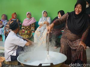Melihat Proses Pembuatan Minyak Jamas Pusaka Sunan Kalijaga