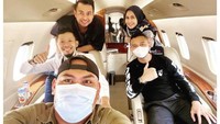 Raffi Ahmad dan Mimi Bayuh pernah berada di satu jet pribadi yang sama tanpa adanya Nagita Slavina. Foto: Istimewa