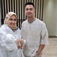 Mimi Bayuh kembali menjadi viral dan banyak disorot usai dirinya dan Raffi Ahmad kepergok melakukan video call bersama. Tak sedikit yang kemudian langsung menduga jika karyawan RANS Entertainment itu memiliki hubungan spesial dengan Raffi Ahmad. Foto: Istimewa