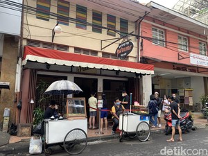 10 Kedai Kopi Legendaris di Indonesia, Ada yang Usianya Sudah 105 Tahun!