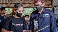 Sandiaga akan mengenalkan keris ke kalangan milenial.  