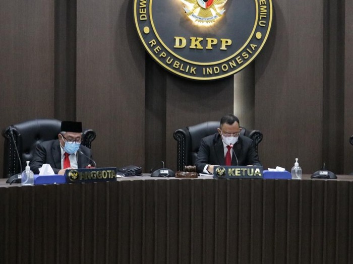 Sidang di DKPP