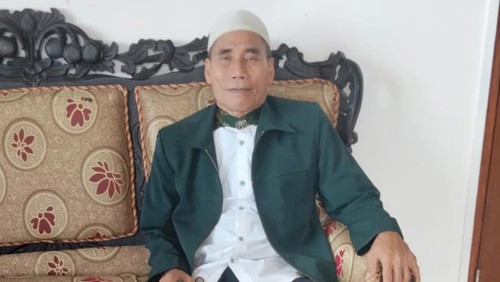 Sueb Zein, salah satu jemaah haji asal Karangasem yang batal berangkat karena ada aturan batasan usia.