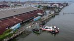 Ribuan Karung Pasir Tambal Tanggul Jebol di Tanjung Emas, Ini Fotonya