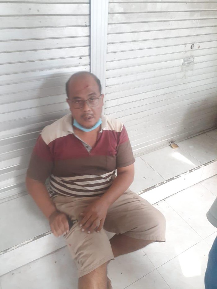 Terduga pelaku begal payudara di Sempidi, Mengwi, Badung Estasius Agung Prasetyo usai diamuk warga