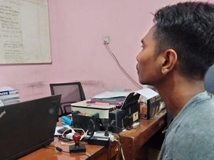 2 Pemotor di Mataram Tinju hingga Benturkan Kepala Polisi Gegara Disalip