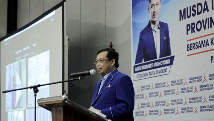 Terpilih Aklamasi, Mulyadi Kembali Pimpin Demokrat Sumbar Musyawarah Daerah (Musda) Ke-IV DPD Partai Demokrat Provinsi Sumatera Barat memutuskan incumbent Ketua DPD Mulyadi kembali diajukan sebagai calon tunggal Ketua DPD Partai Demokrat Sumbar periode 2022-2027.