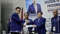 Keputusan itu setelah di ketuk langsung oleh Kepala BPOKK DPP Partai Demokrat, Herman Khaeron saat memimpin sidang. Nama Mulyadi sepakat disusung 19 para Ketua DPC Kota dan Kabupaten se-Sumbar sebagai calon Ketua DPD. Terlebih pemilu 2024 sudah tak lama lagi, sehingga mesin partai harus berjalan dengan baik. Herman percaya Mulyadi dapat kembali mengembalikan kejayaan Partai Demokrat pada pemilu 2024. 