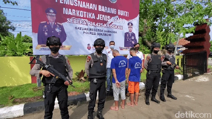 Tersangka kasus sabu senilai Rp 29 miliar di Sukabumi.