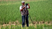 Hal itu tentunya berdampak pula pada pemasukan para youtuber tersebut. Bagaimana, tertarik untuk menjadi youtuber infrastruktur juga?