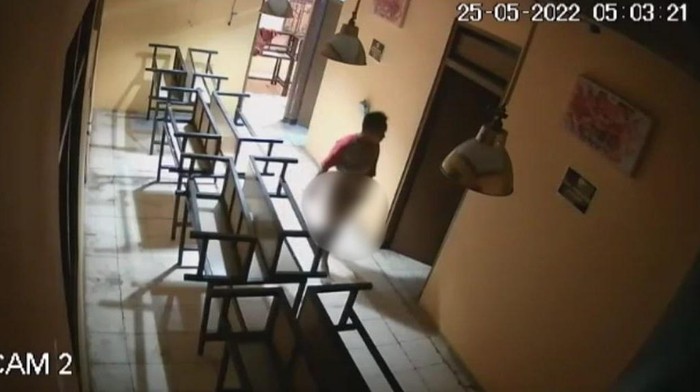 Viral pria tanpa celana di Bojonegoro