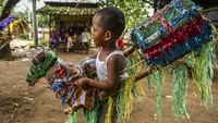 Kuda lumping yang merupakan tarian tradisional tersebut masih dilestarikan di daerah itu.