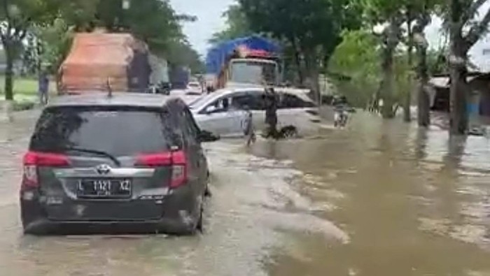 banjir di probolinggo dampak hujan deras