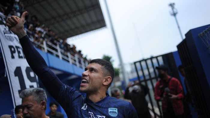 Ciro Alves berlatih perdana di Persib bersama David da Silva.