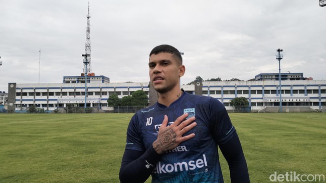 3 Pemain Persib yang Akan Absen Lama karena Patah Tulang
