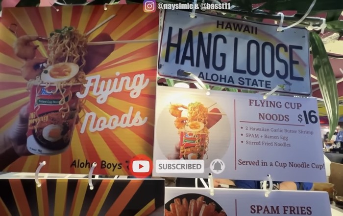 Kedai pasar malam di Kanada menjual Indomie goreng seharga Rp 160 ribu.