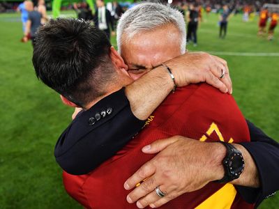 Haru & Bahagia Mourinho Kala AS Roma Juara