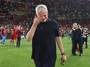 Rumor PSG dan Hati Mourinho yang Tertambat di Roma
