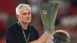 Mourinho Ukir Sejumlah Rekor Usai Roma Juara Conference League