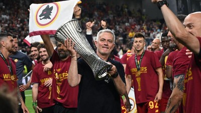 Mourinho dan Pasukan Liga Inggris di AS Roma